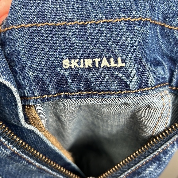 NWOT American Eagle Denim Overall Dress Skirt Small Blue Destroyed Hem Zipper - Picture 6 of 9